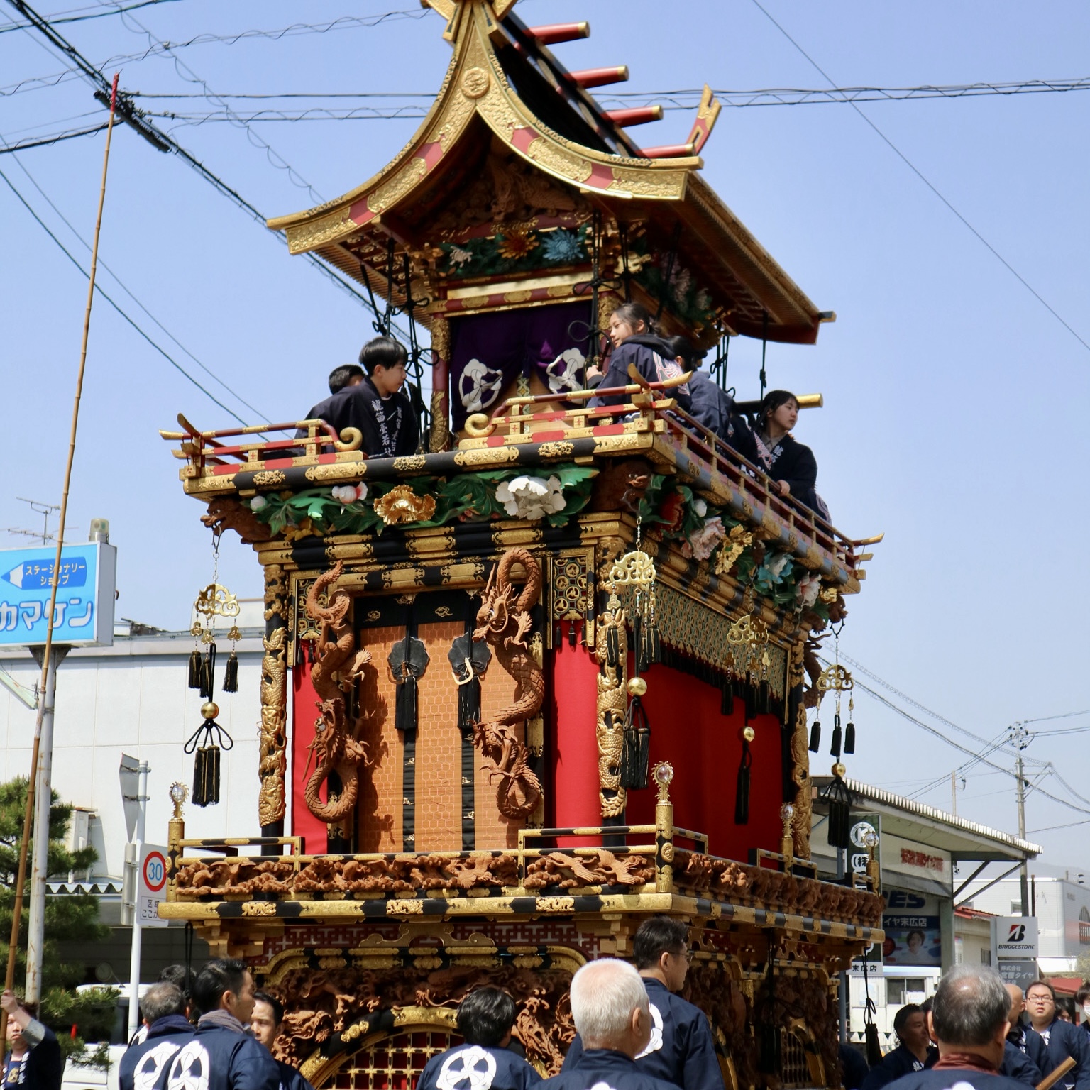 古川祭の龍笛台