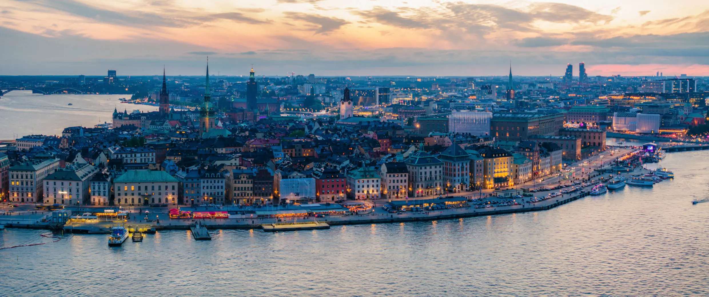  出典:yirui_aries-stockholm_old_town-9943.webp