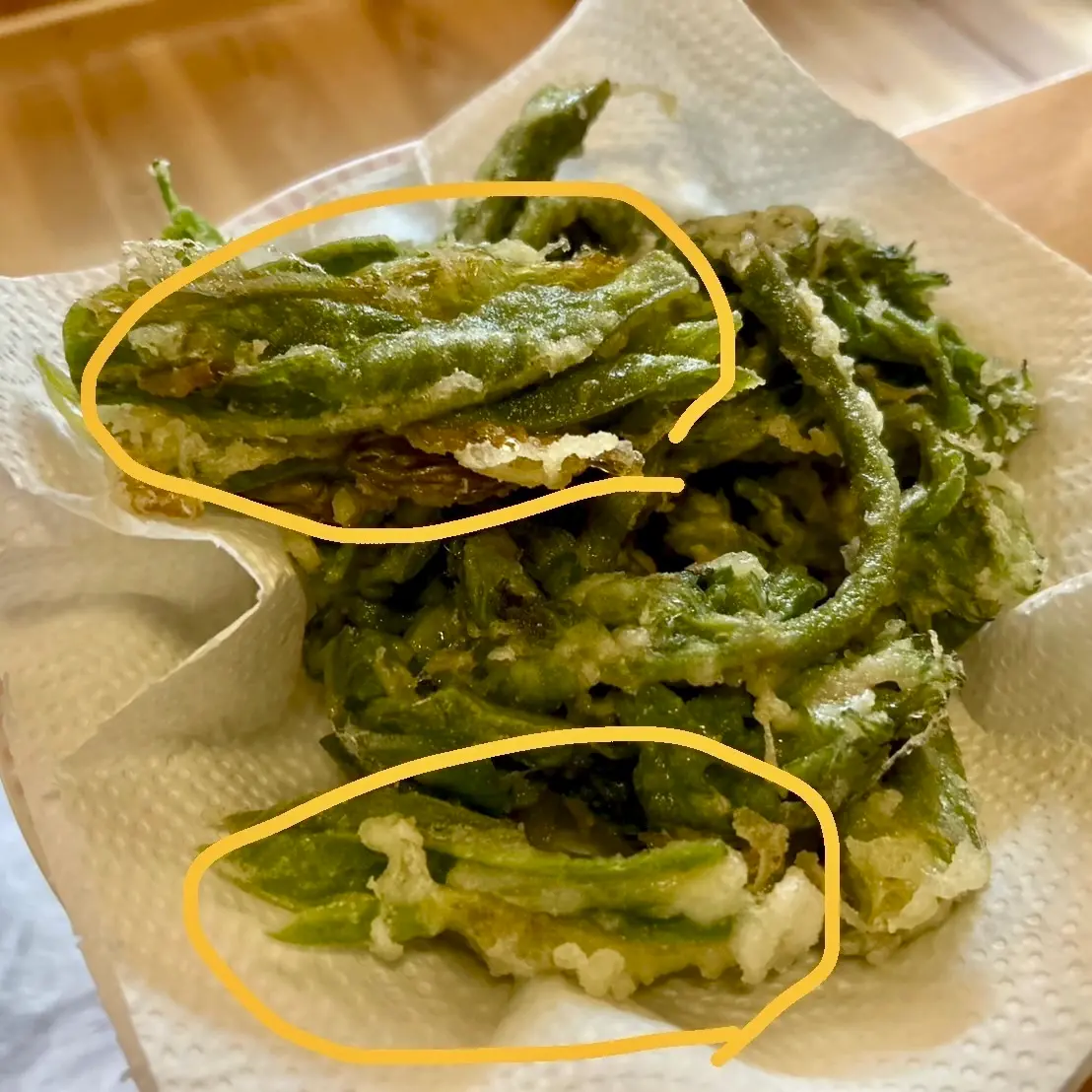 写真挿入位置：他の天ぷらと一緒に盛り付けられた様子