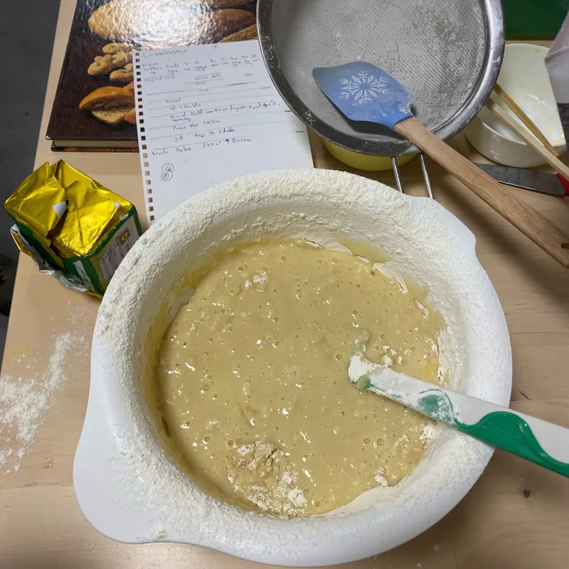 生地を混ぜる工程